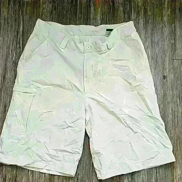 Mens Under Armour Khaki Performance Shorts 32R - Picture 1 of 3